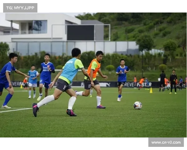 红河足球代表队选拔，前红塔队长张彪执教