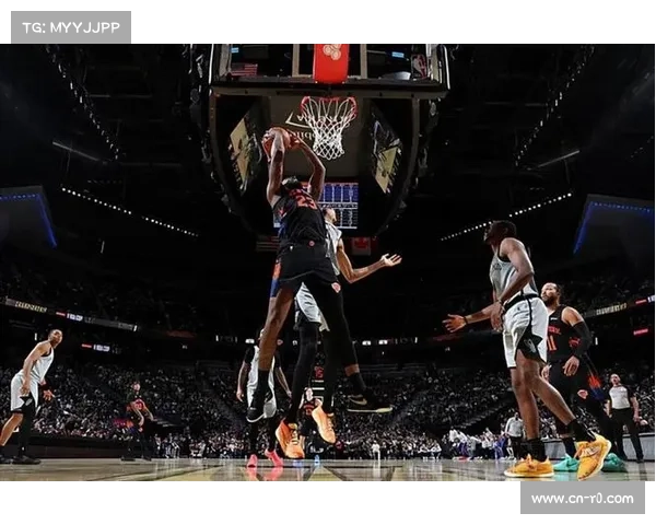 罗宾逊8前场篮板创二次进攻机会，尼克斯逆转基石